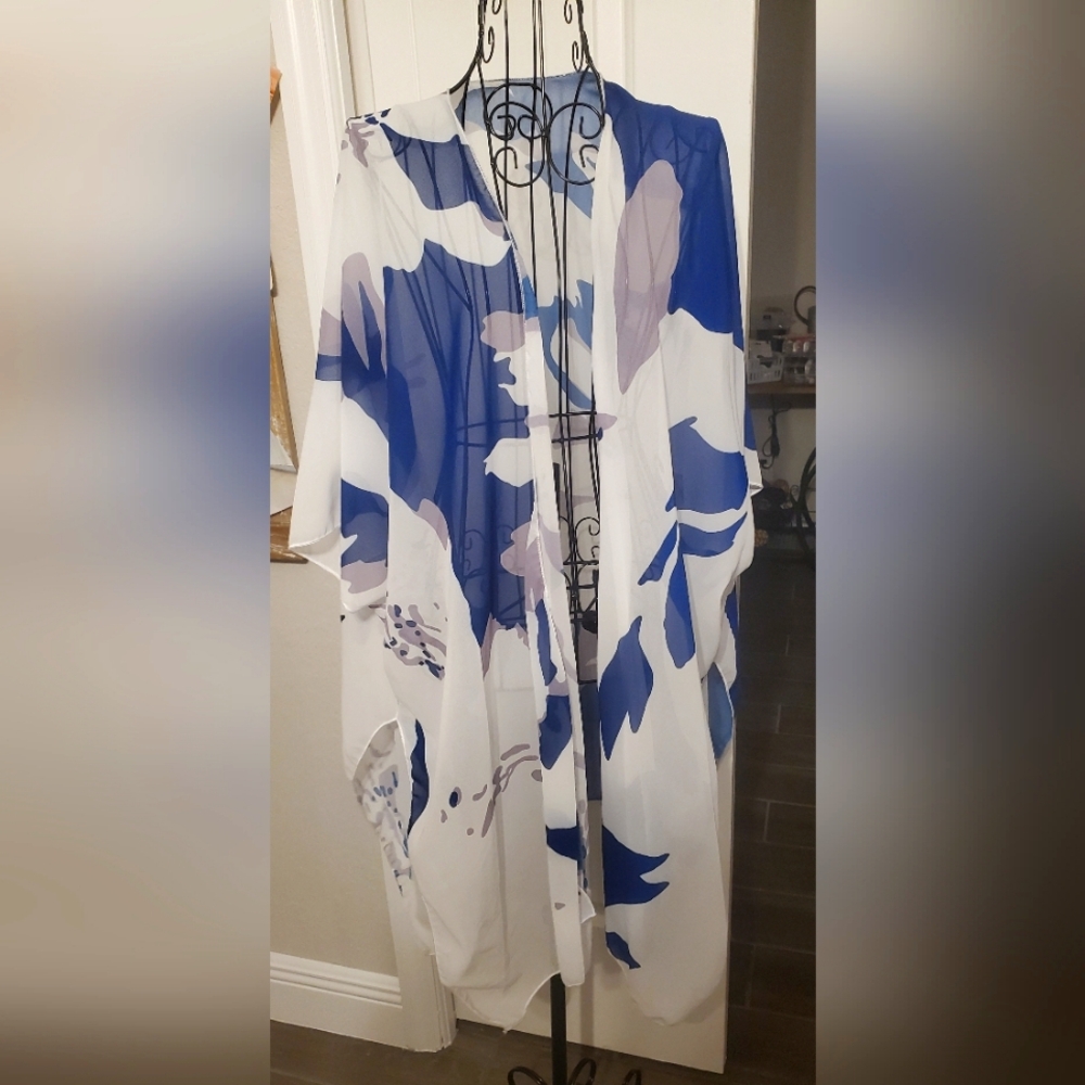 White and Blue Kimono OS